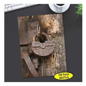 32316 Paslı Kilit ve Eskitme Tahta Kapı 240 Parça Puzzle Yapboz