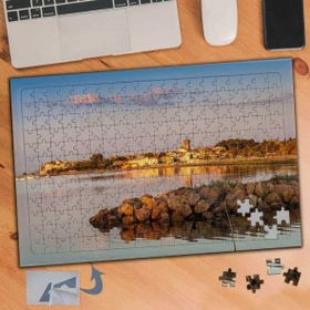 334 Uzaktaki Kasaba ve Deniz Manzarası 240 Parça Puzzle Yapboz Tablo
