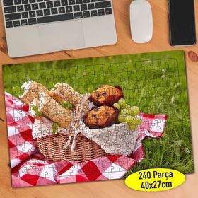 339 Yeşil Çimenler Üstünde Piknik Sepeti 240 Parça Puzzle Yapboz