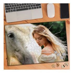 3567097 Beyaz At ve Beyaz Elbiseli Güzel Kız 240 Parça Puzzle Yapboz