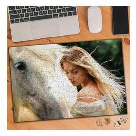 3567097 Beyaz At ve Beyaz Elbiseli Güzel Kız 240 Parça Puzzle Yapboz