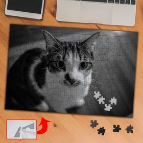 3682 Siyah Beyaz Lekeli Kedi 240 Parça Puzzle Yapboz Tablo