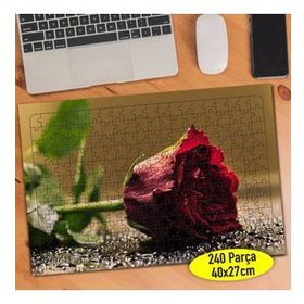 373873 Islak Zeminde Zarif Kırmızı Gül 240 Parça Puzzle Yapboz