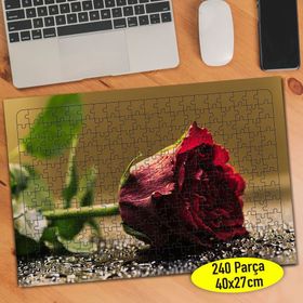 373873 Islak Zeminde Zarif Kırmızı Gül 240 Parça Puzzle Yapboz