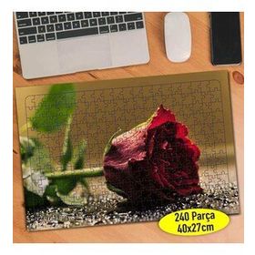 373873 Islak Zeminde Zarif Kırmızı Gül 240 Parça Puzzle Yapboz