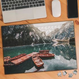 384927 Dağlar Arasındaki Denizde Sandal 240 Parça Puzzle Yapboz