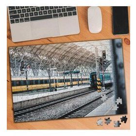 384947 Açık Tren İstasyonu 240 Parça Puzzle Yapboz
