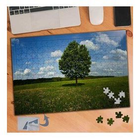 406 Yeşil Çimenlerde Yalnız Ağaç 240 Parça Puzzle Yapboz Tablo