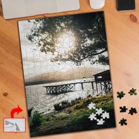 428322 Ağaç Altında İskele Doğa 240 Parça Puzzle Yapboz Tablo