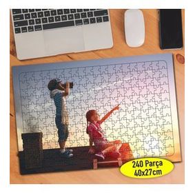 4328 Dürbünle Gökyüzünü İnceleyen Çocuk 240 Parça Puzzle Yapboz