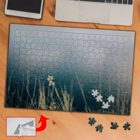 435232 Çiçeklerin Arasından Deniz 240 Parça Puzzle Yapboz Tablo