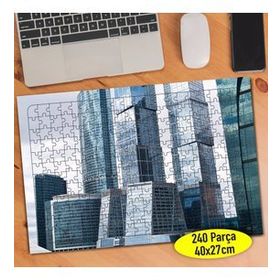 48283 Şehir Merkezinde Yüksek Plazalar 240 Parça Puzzle Yapboz