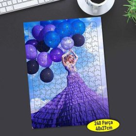 5 Uçan Mor Balonlu Gülümseyen Kadın 240 Parça Puzzle Yapboz