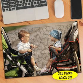 51067400 Sohbet Eden Neşeli Bebekler 240 Parça Puzzle Yapboz