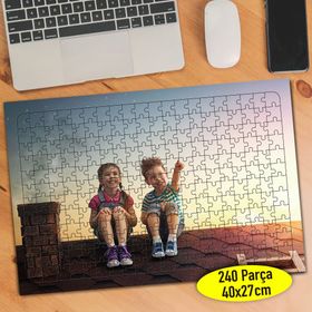 54121 Çatıda Gökyüzünü İzleyen Çocuklar 240 Parça Puzzle Yapboz