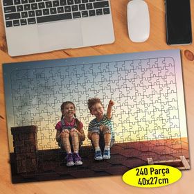 54121 Çatıda Gökyüzünü İzleyen Çocuklar 240 Parça Puzzle Yapboz