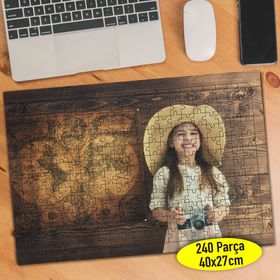 589290 Fotografçı Küçük Kız Çocuğu 240 Parça Puzzle Yapboz