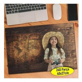 589290 Fotografçı Küçük Kız Çocuğu 240 Parça Puzzle Yapboz