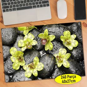 61657951 Yeşil Islak Çiçekler 240 Parça Puzzle Yapboz