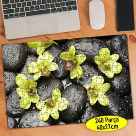 61657951 Yeşil Islak Çiçekler 240 Parça Puzzle Yapboz