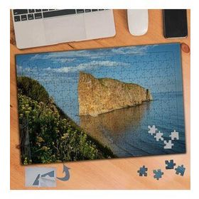 647 Deniz Ortasında Büyük Kayalık 240 Parça Puzzle Yapboz Tablo