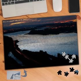 656 İki Dağ Arası Deniz 240 Parça Puzzle Yapboz Tablo