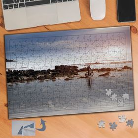 673 Deniz Kenarında Bisiklet Sürme 240 Parça Puzzle Yapboz Tablo