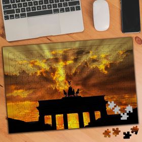 6732 Almanya Berlin Tarihi Yapı Silüet 240 Parça Puzzle Yapboz