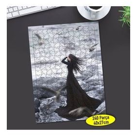 7 Deniz Kenarında Uçan Kuşlar ve Kadın 240 Parça Puzzle Yapboz