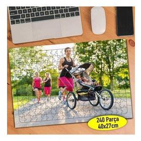 70034186 Sporcu Kadınlar ve Minik Bebek 240 Parça Puzzle Yapboz