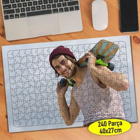 71540262 Kaykay Tutkunu Genç Adam 240 Parça Puzzle Yapboz