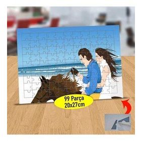 72112 Sahilde At Üstünde Romantik Çift 99 Parça Puzzle Yapboz Tablo