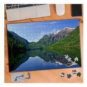 739 Göl Çevresinde Yeşil Vadiler 240 Parça Puzzle Yapboz Tablo