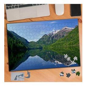 739 Göl Çevresinde Yeşil Vadiler 240 Parça Puzzle Yapboz Tablo