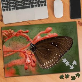 74459 Çiçek Dalında Kelebek 240 Parça Puzzle Yapboz