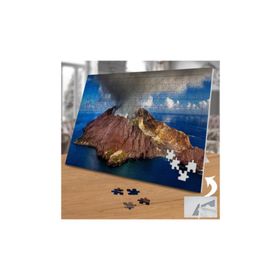 74504 Denizin Ortasında Volkanik Dağ 240 Parça Puzzle Yapboz