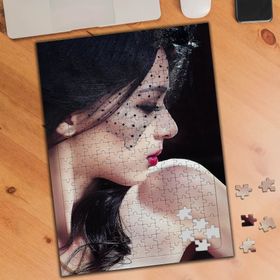 74525 Hüzünlü Kadın Portresi 240 Parça Puzzle Yapboz