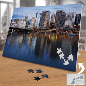 74608 Deniz ve Yüksek Bina Manzarası 240 Parça Puzzle Yapboz