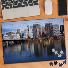 74608 Deniz ve Yüksek Bina Manzarası 240 Parça Puzzle Yapboz