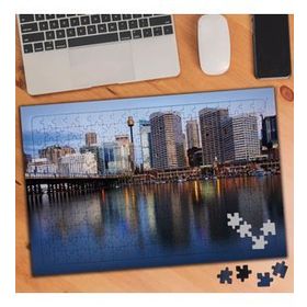 74608 Deniz ve Yüksek Bina Manzarası 240 Parça Puzzle Yapboz