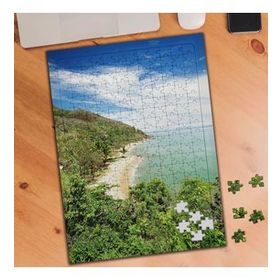 74628 Yeşil Ağaçlar ve Deniz Manzarası 240 Parça Puzzle Yapboz
