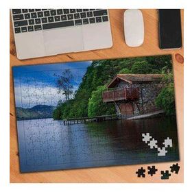 74743 Göl Kenarında Taş Ev ve Ağaçlar 240 Parça Puzzle Yapboz