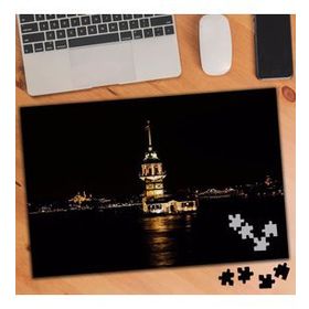 74747 Siyah Gecede Nazlı Kız Kulesi 240 Parça Puzzle Yapboz