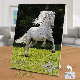 74765 Çimenler Üstünde Beyaz Tüylü At 240 Parça Puzzle Yapboz