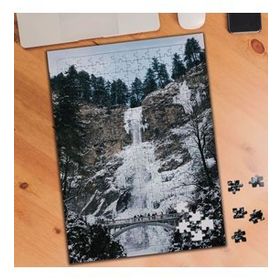 74773 Karlı Dağ Yolunda Şelale Manzarası 240 Parça Puzzle Yapboz