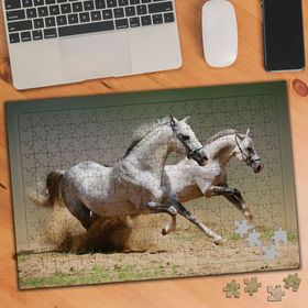 74776 Koşan Beyaz Tüylü İki At 240 Parça Puzzle Yapboz