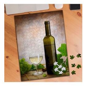 74800 Beyaz Üzüm Şarap Şişesi Fotoğrafı 240 Parça Puzzle Yapboz