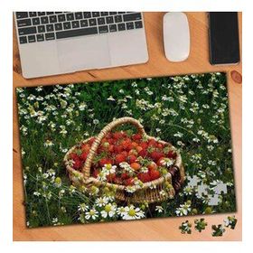 74838 Papatyalar İçinde Çilek Dolu Sepet 240 Parça Puzzle Yapboz