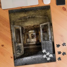 74842 Terk Edilmiş Virane Bina 240 Parça Puzzle Yapboz