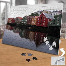 74867 Sahil Kenarında Rengarenk Evler 240 Parça Puzzle Yapboz